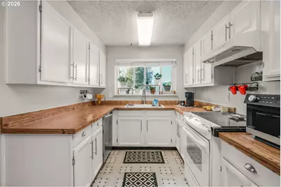 60 NE 23rd St, Gresham, OR 97030 - Photo 9