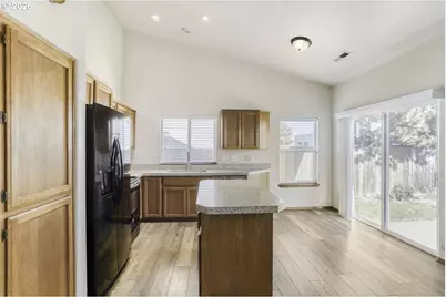 1252 NE 22nd Ave, Hillsboro, OR 97124 - Photo 7