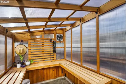 9014 NE Wygant St, Portland, OR 97220 - Photo 27