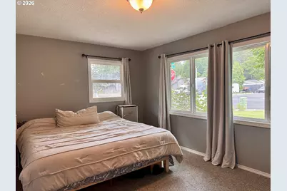356 NE 10th Ave, Canby, OR 97013 - Photo 17