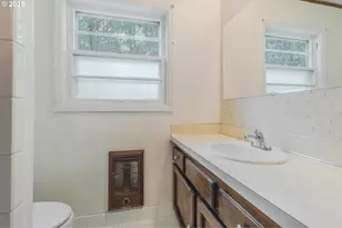 8040 SW Capitol Hill Rd, Portland, OR 97219 - Photo 15