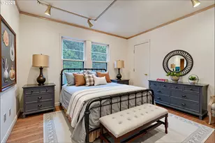 8040 SW Capitol Hill Rd, Portland, OR 97219 - Photo 11