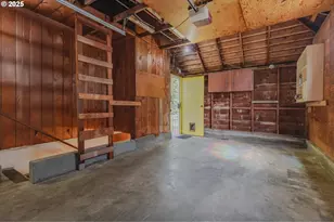 8040 SW Capitol Hill Rd, Portland, OR 97219 - Photo 19