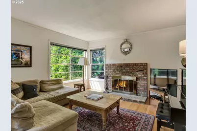 8040 SW Capitol Hill Rd, Portland, OR 97219 - Photo 3