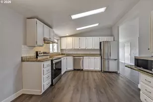 1949 SE Palmquist Rd, Gresham, OR 97080 - Photo 11
