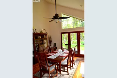 737 Pinecrest Dr, Grants Pass, OR 97526 - Photo 15