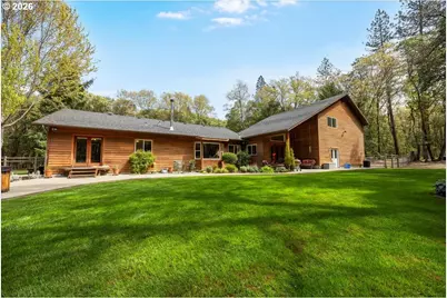 737 Pinecrest Dr, Grants Pass, OR 97526 - Photo 3