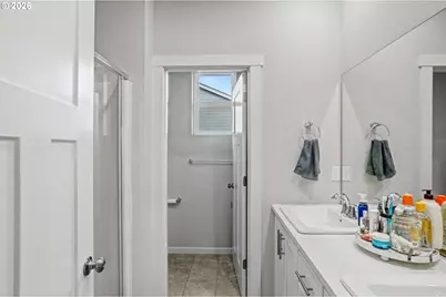 215 Walnut St, Mount Angel, OR 97362 - Photo 27