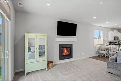 215 Walnut St, Mount Angel, OR 97362 - Photo 15