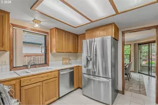 15646 NE Tillamook St, Portland, OR 97230 - Photo 11