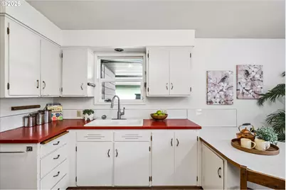 2536 Wood Ave, Eugene, OR 97402 - Photo 11