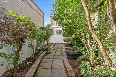 1333 NE Charles Ct, Fairview, OR 97024 - Photo 3