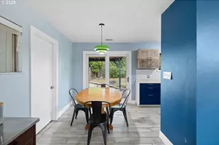 12445 NE Hassalo St, Portland, OR 97230 - Photo 11