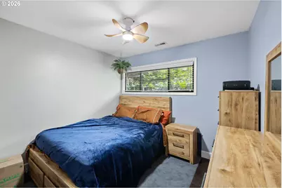 12445 NE Hassalo St, Portland, OR 97230 - Photo 17