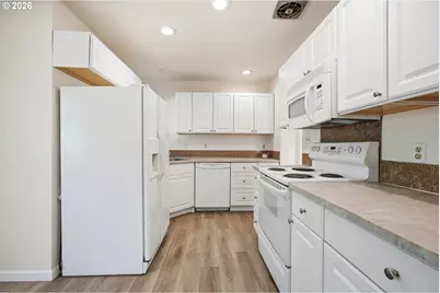 4304 SE Fieldcrest Dr, Milwaukie, OR 97222 - Photo 9