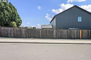 1911 S 59th St, Springfield, OR 97478 - Photo 47