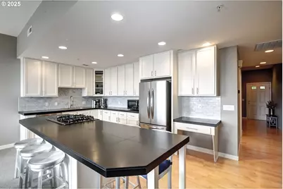 1815 SW 16th Ave #402, Portland, OR 97201 - Photo 15