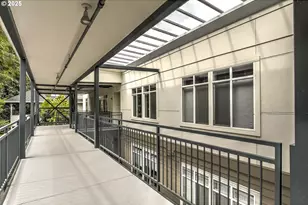 1815 SW 16th Ave, Portland, OR 97201 - Photo 3