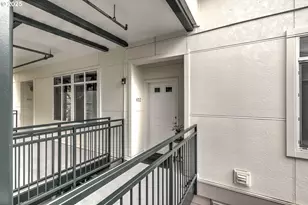 1815 SW 16th Ave, Portland, OR 97201 - Photo 5