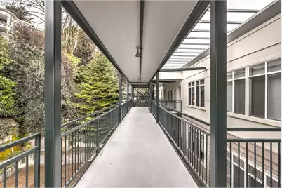 1815 SW 16th Ave #402, Portland, OR 97201 - Photo 3