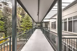 1815 SW 16th Ave, Portland, OR 97201 - Photo 3