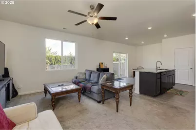 1941 NW Haun Dr, McMinnville, OR 97128 - Photo 5