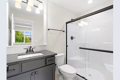 7468 N Polk Ave, Portland, OR 97203 - Photo 9