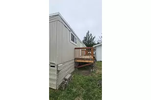 201 NE Peggy Ave, Roseburg, OR 97470 - Photo 11