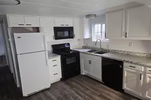 201 NE Peggy Ave, Roseburg, OR 97470 - Photo 5