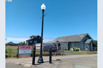 213 NW Cliff St NW, Newport, OR 97365 - Photo 3