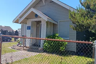 213 NW Cliff St NW, Newport, OR 97365 - Photo 1