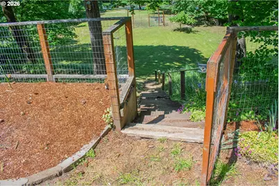 322 W Hickory St, Roseburg, OR 97471 - Photo 29