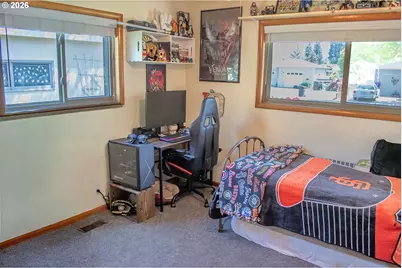 322 W Hickory St, Roseburg, OR 97471 - Photo 21