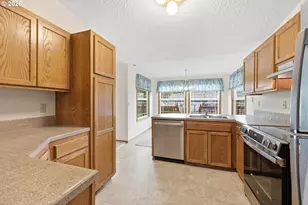 419 SW Day Ct, Gresham, OR 97080 - Photo 13