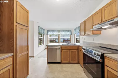 419 SW Day Ct, Gresham, OR 97080 - Photo 11