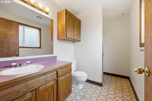 419 SW Day Ct, Gresham, OR 97080 - Photo 29