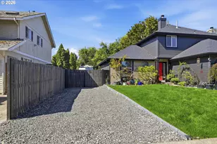 2076 Assumption St, Eugene, OR 97402 - Photo 35