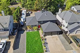 2076 Assumption St, Eugene, OR 97402 - Photo 39