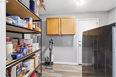 2076 Assumption St, Eugene, OR 97402 - Photo 27