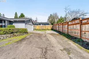 3886 SE Sunset Ct, Milwaukie, OR 97267 - Photo 3