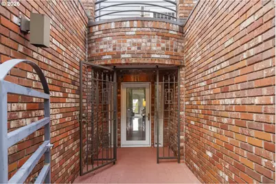 1941 SW Market Street Dr, Portland, OR 97201 - Photo 3