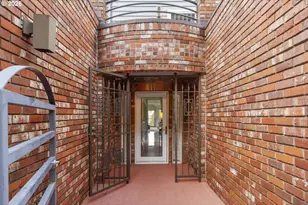 1941 SW Market St Dr, Portland, OR 97201 - Photo 3