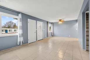 12317 SE Tibbetts St, Portland, OR 97236 - Photo 11