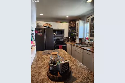 795 E St, Riddle, OR 97469 - Photo 29