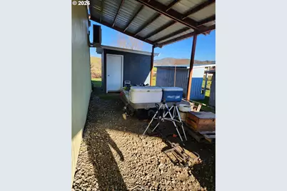 795 E St, Riddle, OR 97469 - Photo 37