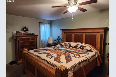 795 E St, Riddle, OR 97469 - Photo 17