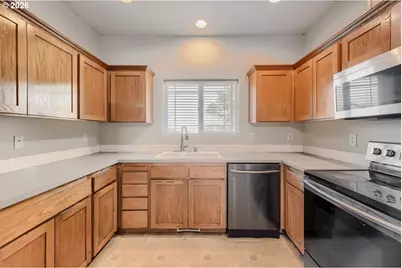 710 Mary Dr, Molalla, OR 97038 - Photo 11