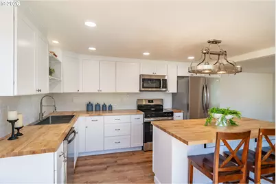 3660 Carnes Rd, Roseburg, OR 97471 - Photo 9