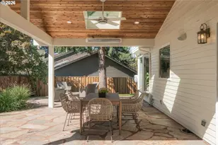 876 Sunny Hill Dr, Lake Oswego, OR 97034 - Photo 41