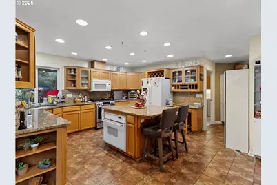 821 E 7th St, Molalla, OR 97038 - Photo 19